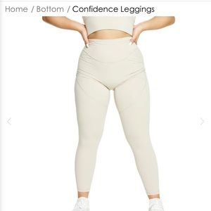 ILUS Label Confidence Leggings